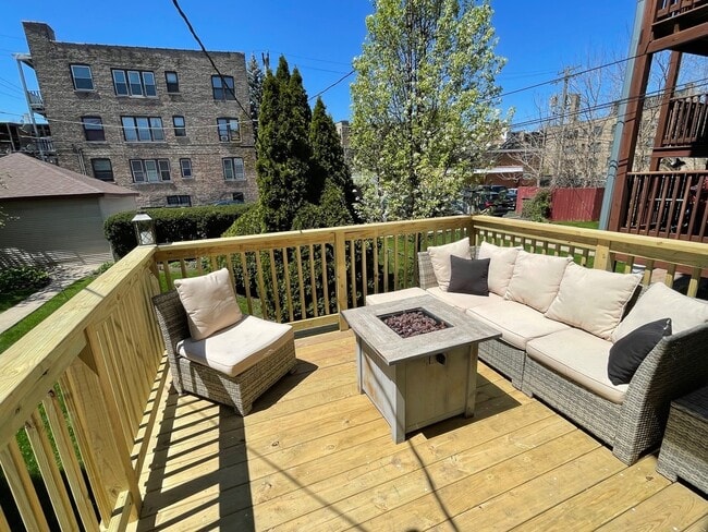 Building Photo - 433 Wisconsin Ave