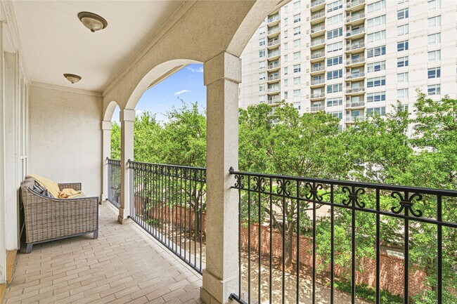 Building Photo - 322 S Gate Stone