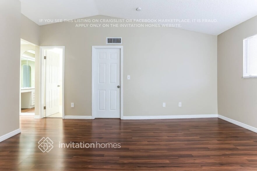 Building Photo - 6419 NW 192nd Terrace