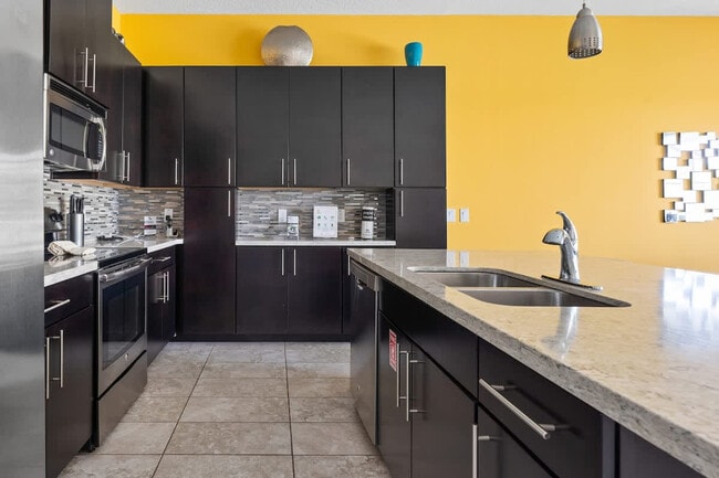 Building Photo - 466 Captiva Dr