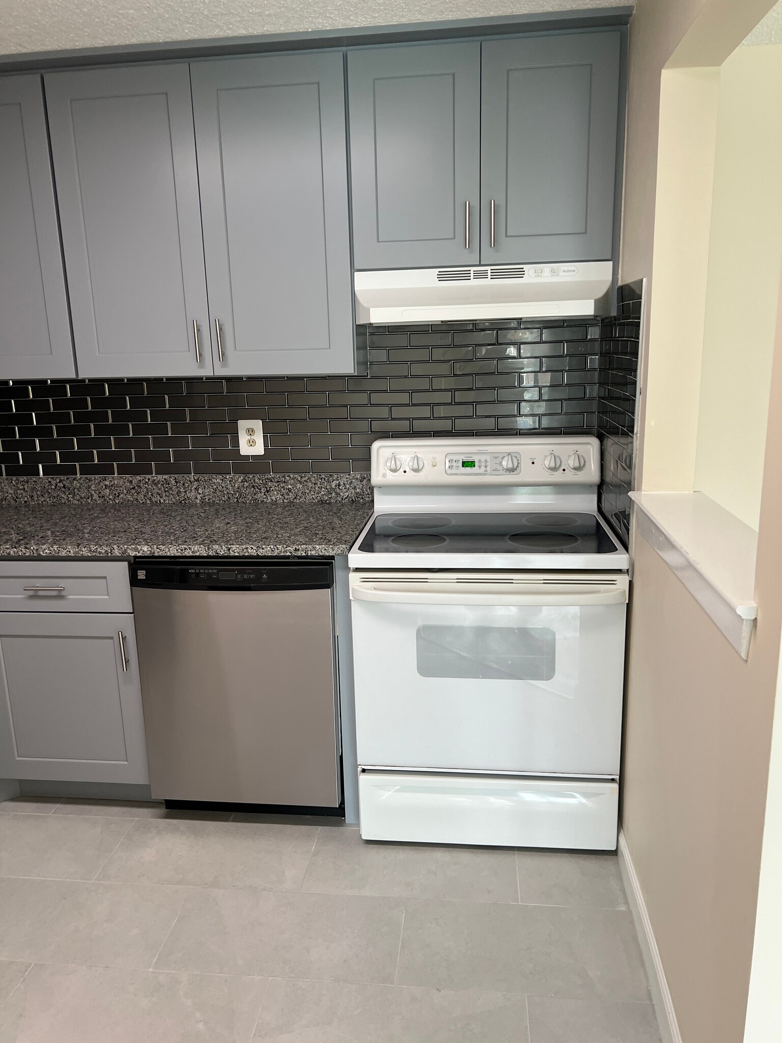 Kitchen - 8308 Tamarron Dr