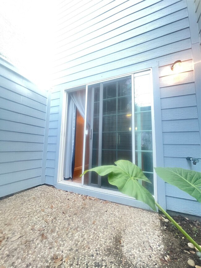 Building Photo - 701 Rosedale St