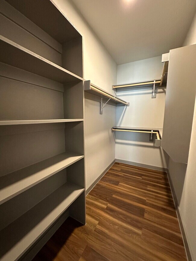 Building Photo - 632 Haversham Dr