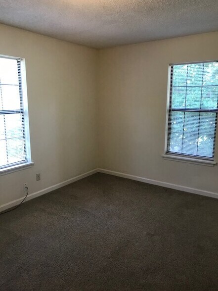 Bedroom 1 - 1129 Leaf Ave