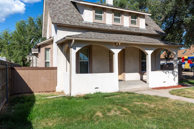 Building Photo - 810 Sahwatch St