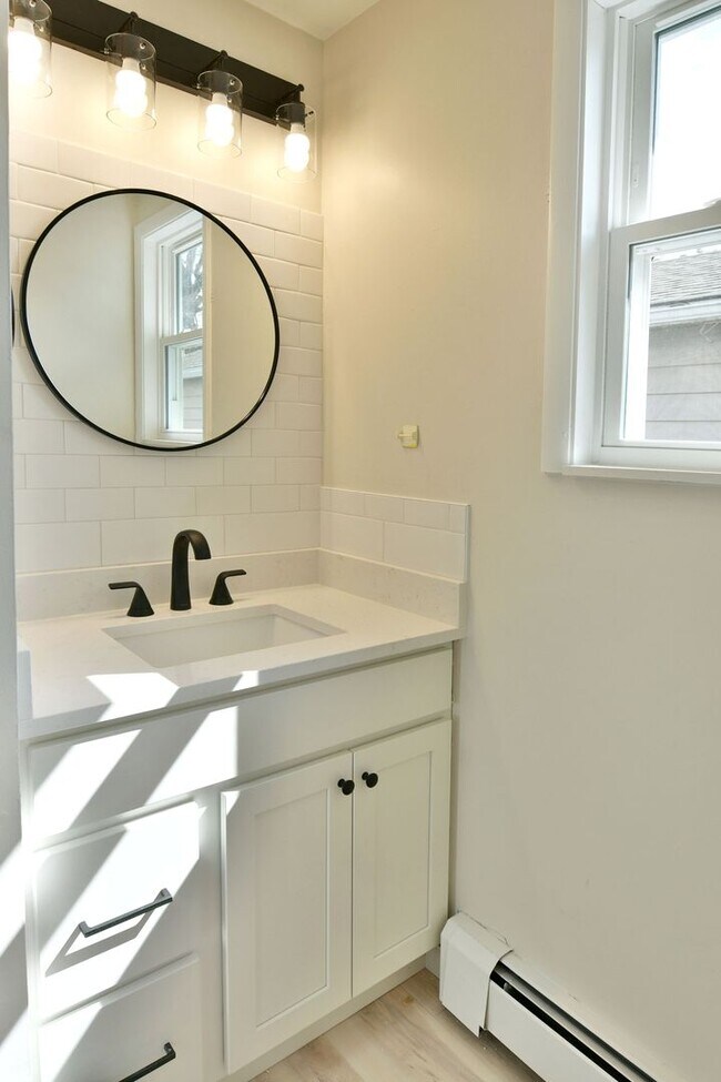 Building Photo - 72-78 S Roanoke