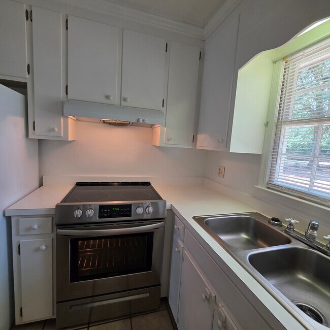 Building Photo - 2625 Partridge Dr