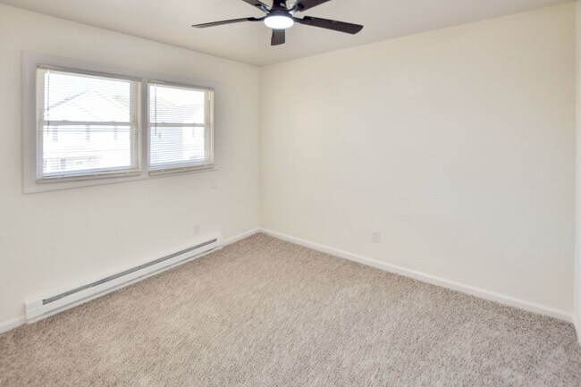 Building Photo - 2625 Harvard Dr