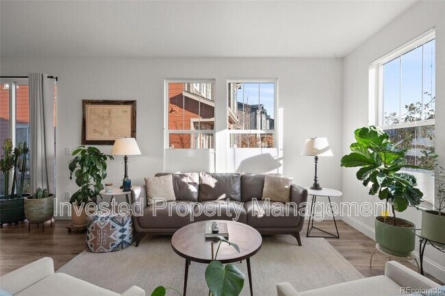 Building Photo - 3061 Low Meadow Blvd