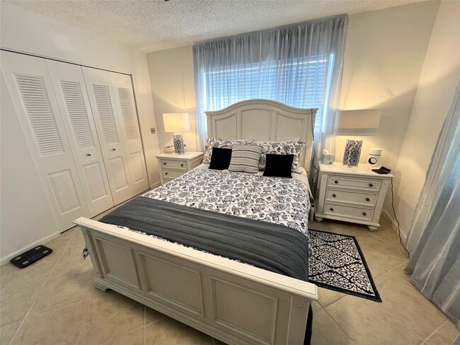 Building Photo - 531 Durham Cir