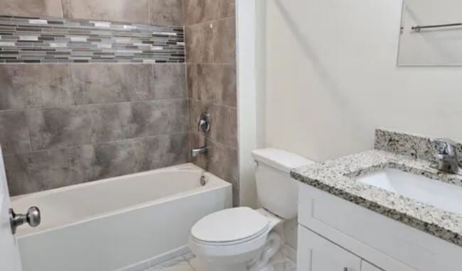 Building Photo - ASK US ABOUT FREE RENT- MOVE IN READY-3br ...