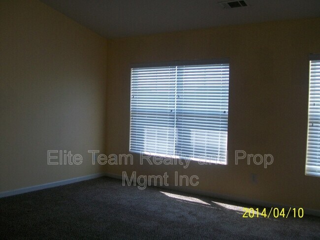 Building Photo - 1732 Carmenet Ln