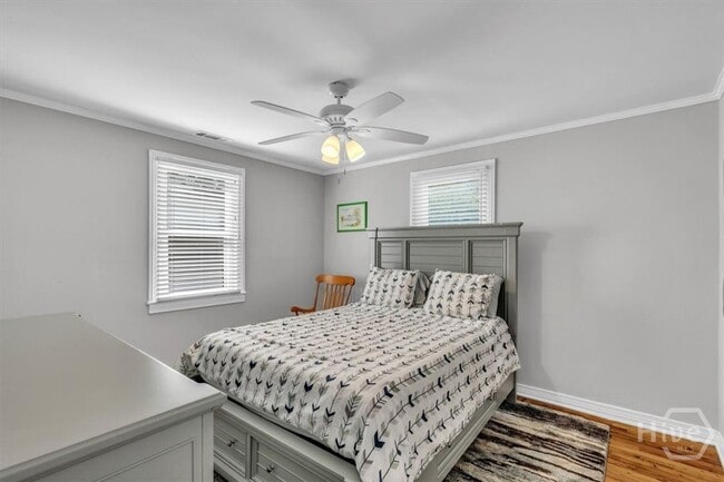 Building Photo - 404 E 66th St