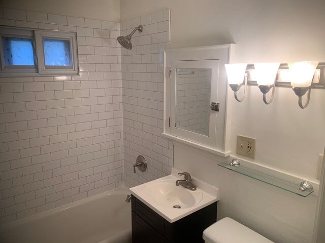 Building Photo - 5021 28th Ave S