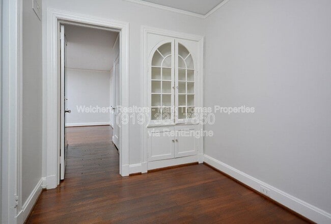 Building Photo - 2602 Vineyard St