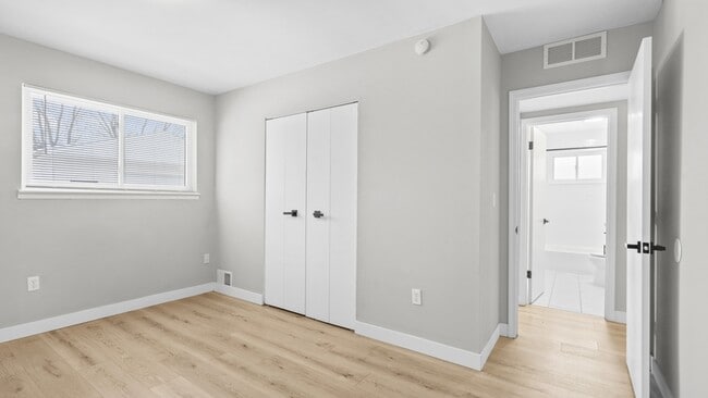 Building Photo - 15285 Buck St