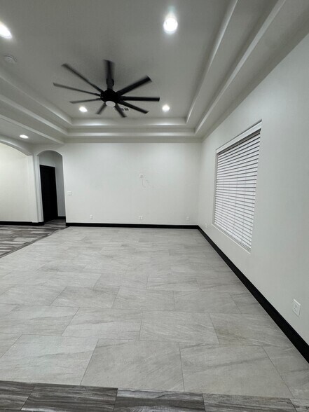 Building Photo - 4791 Crossroads Dr