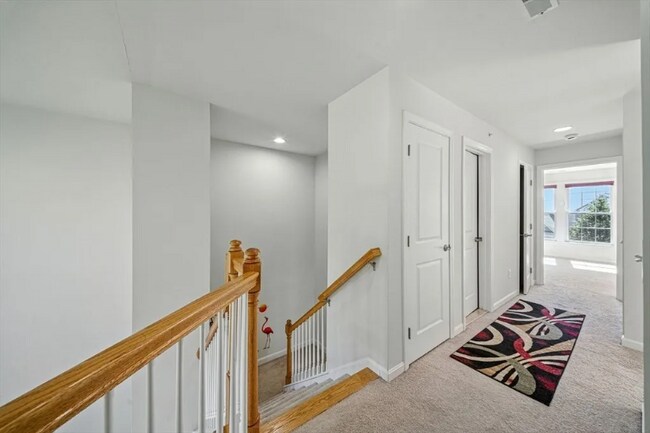 Building Photo - 5 Frostpane Ln