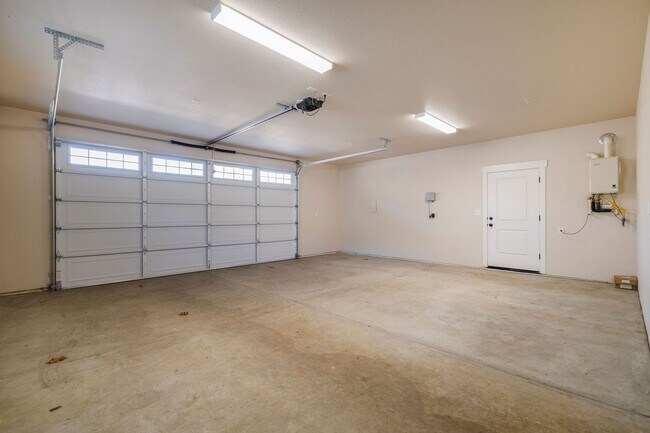 Building Photo - Discover your dream rental just minutes off the Skyway in beautiful Paradise