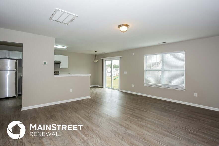 Building Photo - 4941 Hawfield St