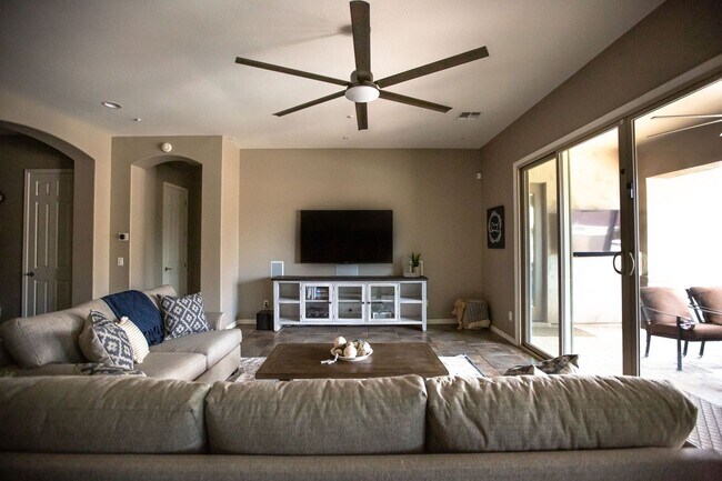 Building Photo - FURNISHED 3 BEDROOM IN CHANDLER!!