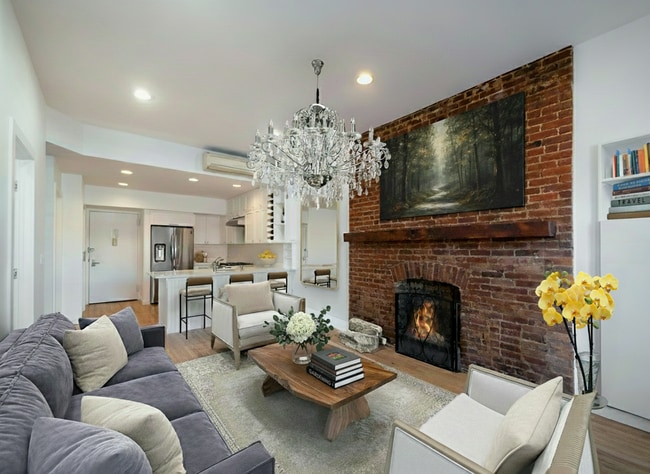 Building Photo - 101 W 81st St
