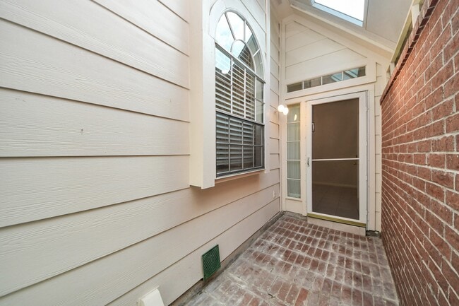 Building Photo - 1123 Spinnaker Way