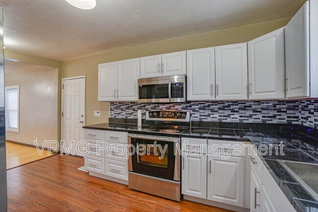 Building Photo - 2901 Fruit Valley Rd