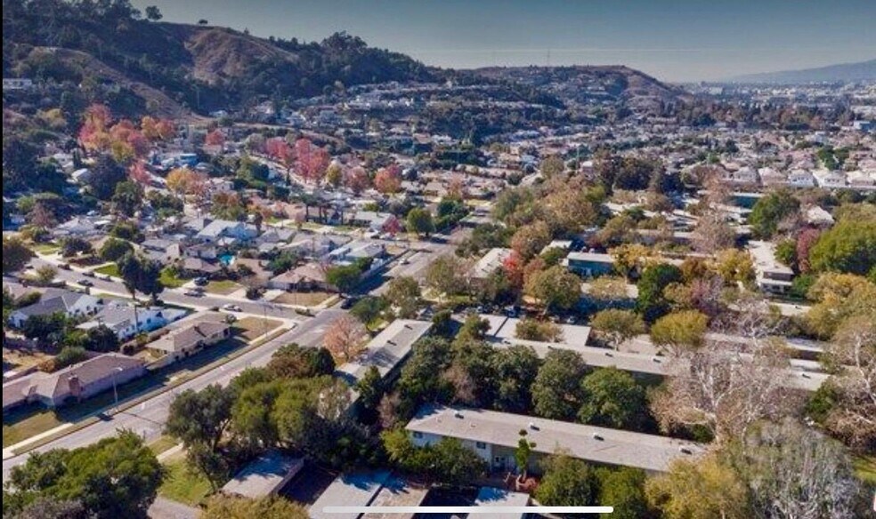 Aerial view facing West - 5414 Village Grn