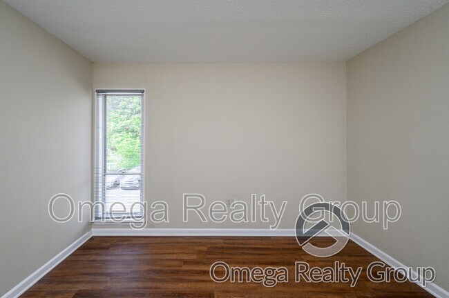 Building Photo - 4724 S Court St