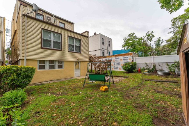 Building Photo - 4317 Cottage Ave