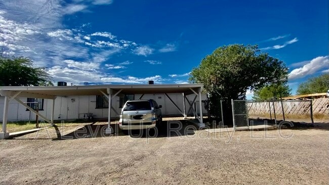 Building Photo - 375 E Thoroughbred St