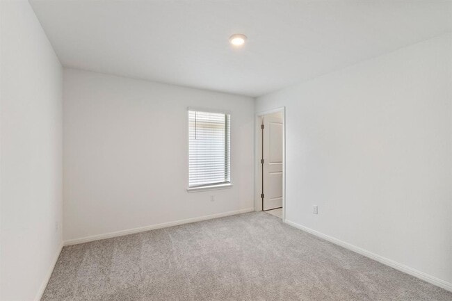 Building Photo - 615 Backstays Lp