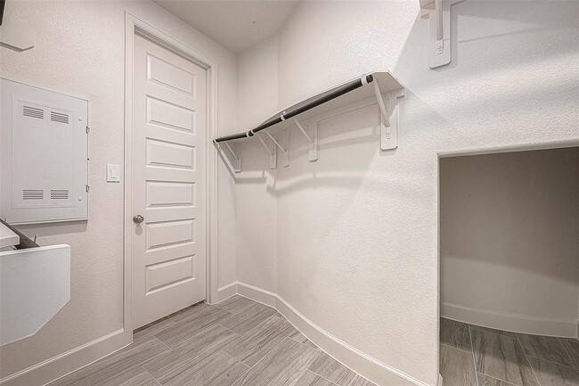 Building Photo - 29803 Breezy Pnes Lp