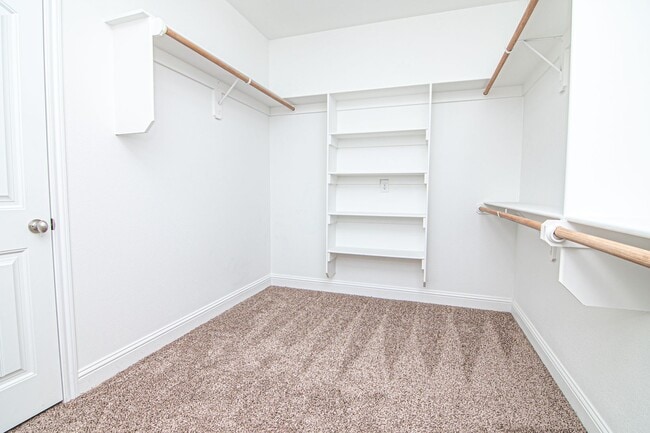 Building Photo - 6014 Sunrise Way