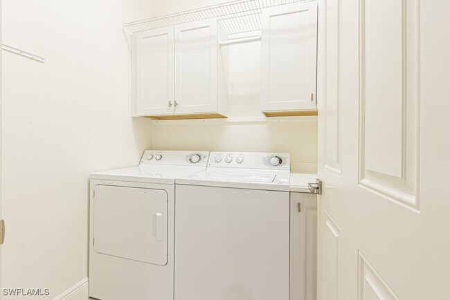 Building Photo - 9219 Corfu Ct