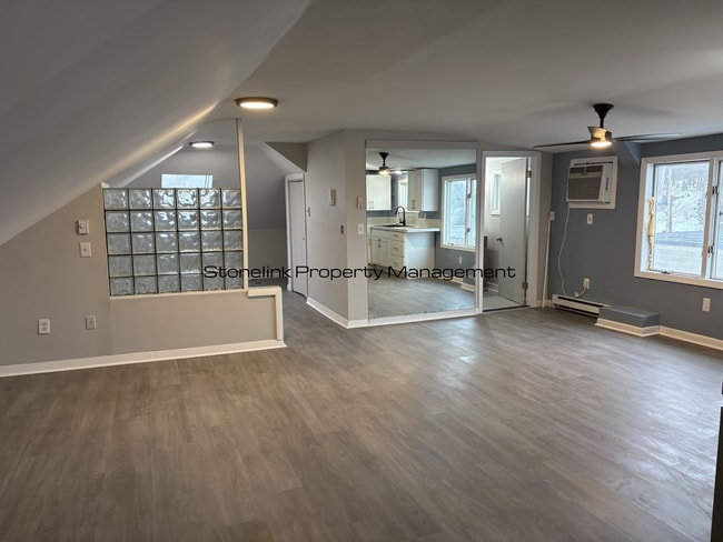 Building Photo - 1899 Smith St