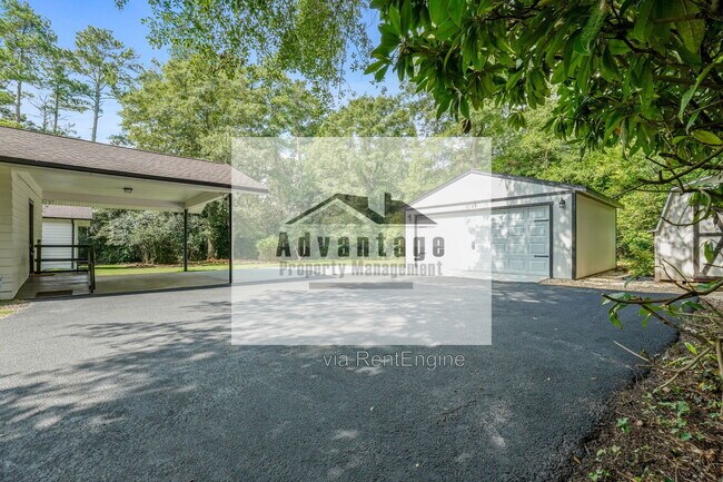 Building Photo - 1099 Pine Valley Rd