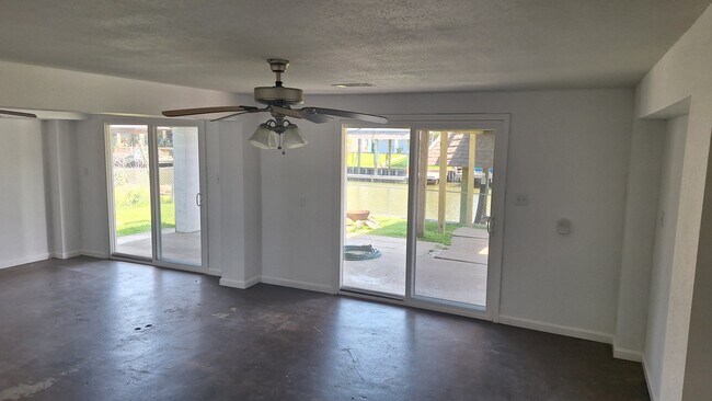 Building Photo - 19 N White Heron Dr