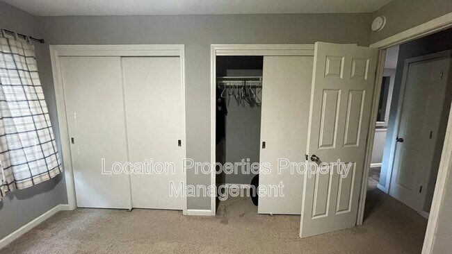 Building Photo - 2824 University Dr