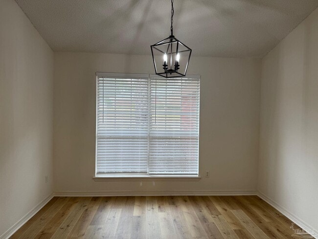 Building Photo - 1667 Condor Dr