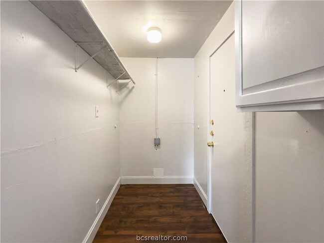 Building Photo - 507 Dogwood St