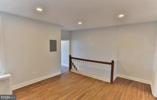 Building Photo - 855 N 24th St