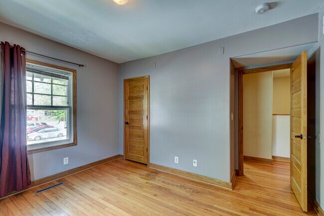 Building Photo - 307 N 31st St