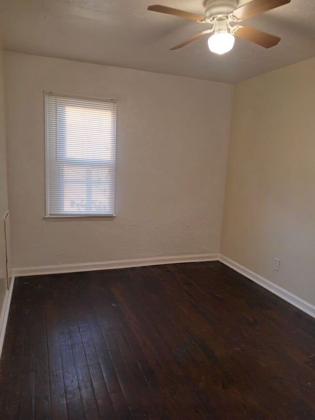 Building Photo - 2 Bedroom Section 8 Home for Lease