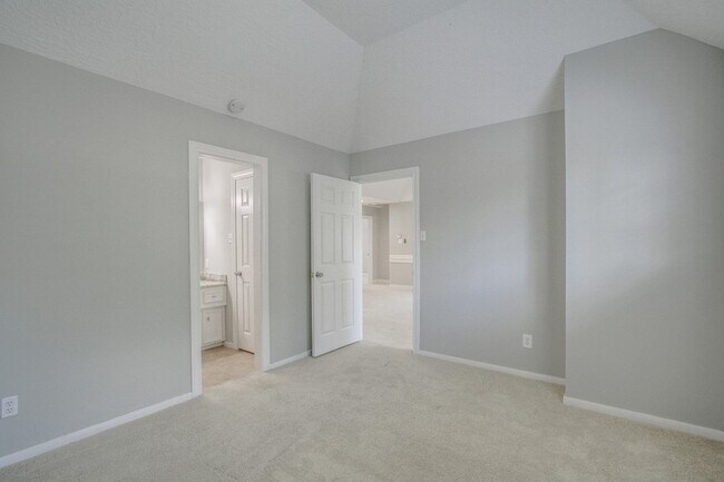 Building Photo - 6302 Laver Love Dr