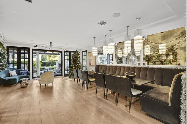 Building Photo - 23255 Mariposa De Oro St