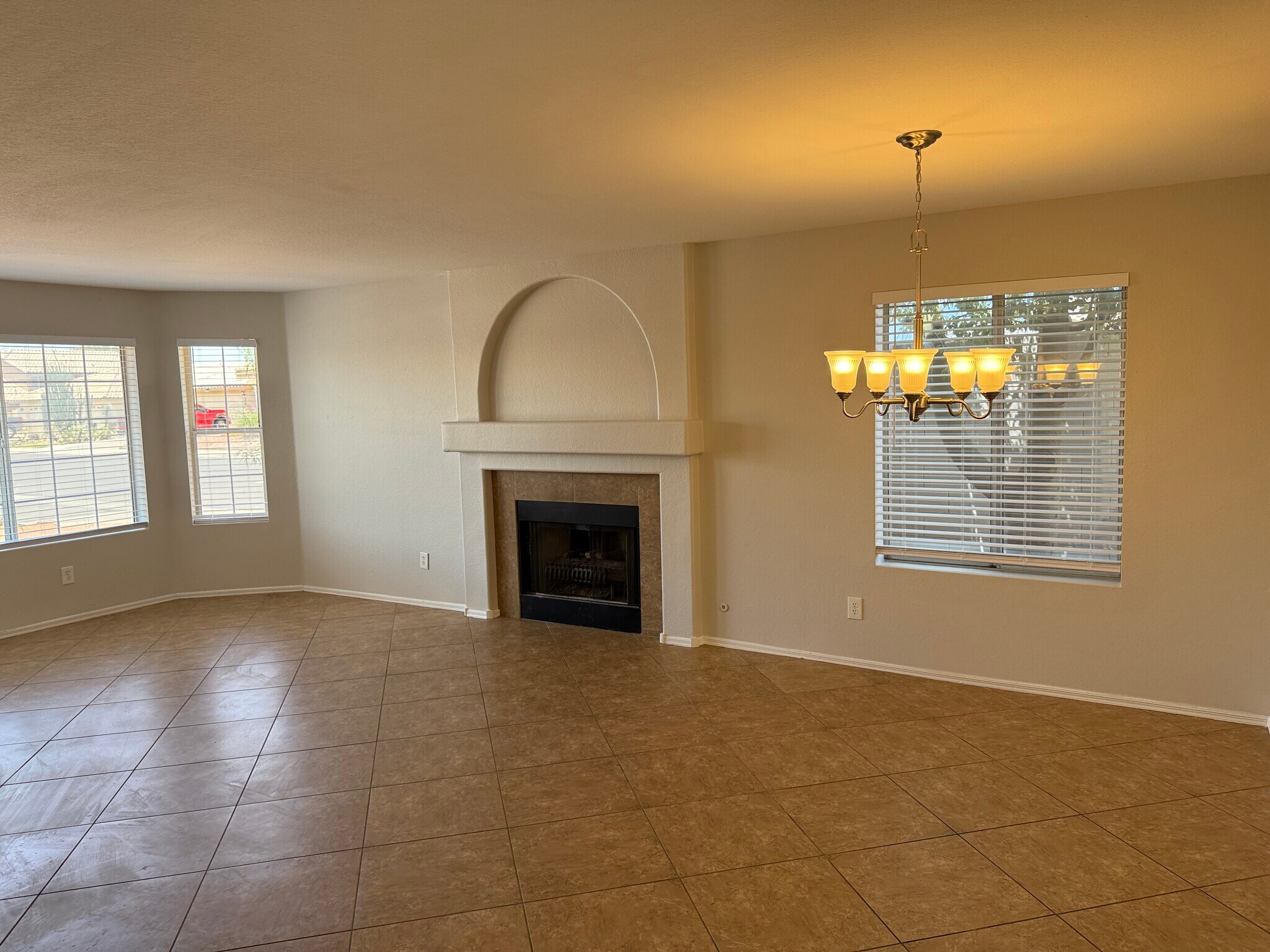 Building Photo - 8460 W Aster Dr