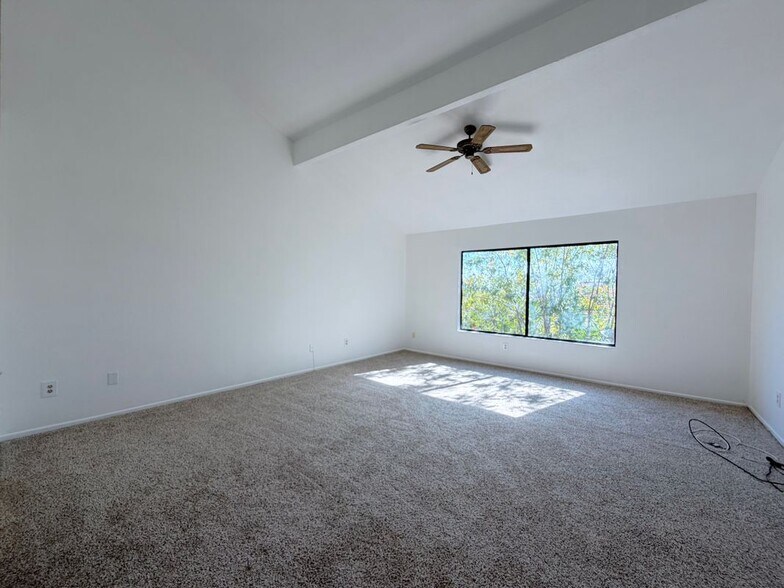 Building Photo - 1548 Vallecito