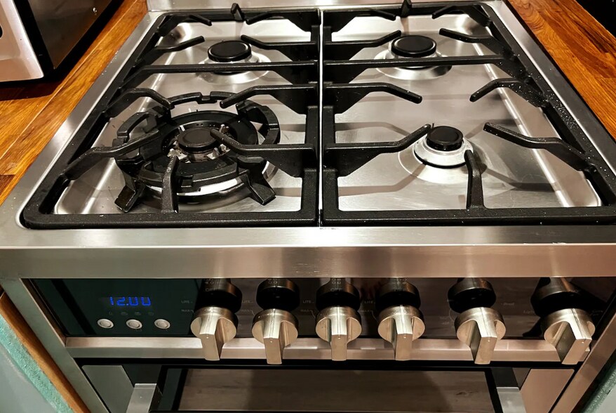 Building Photo - 1107 6th St NE